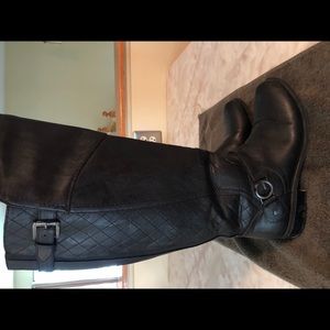 Guess wide calf boots  great condition